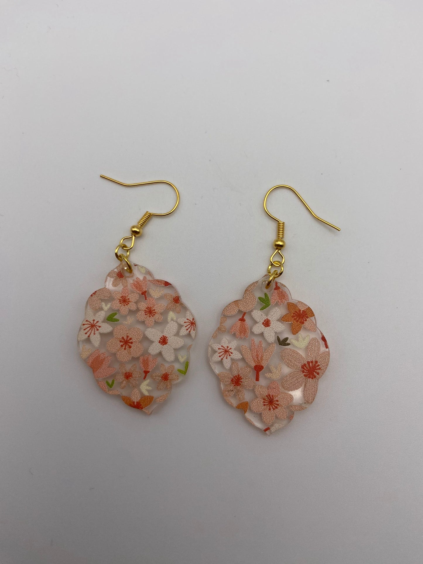 Clear Peach/Pink Floral Wavy 1.5 in Gold Jewelry Findings